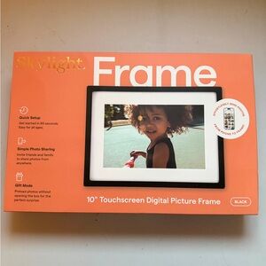 Skylight 10" Touchscreen Digital Picture Frame - Black NEW IN BOX
